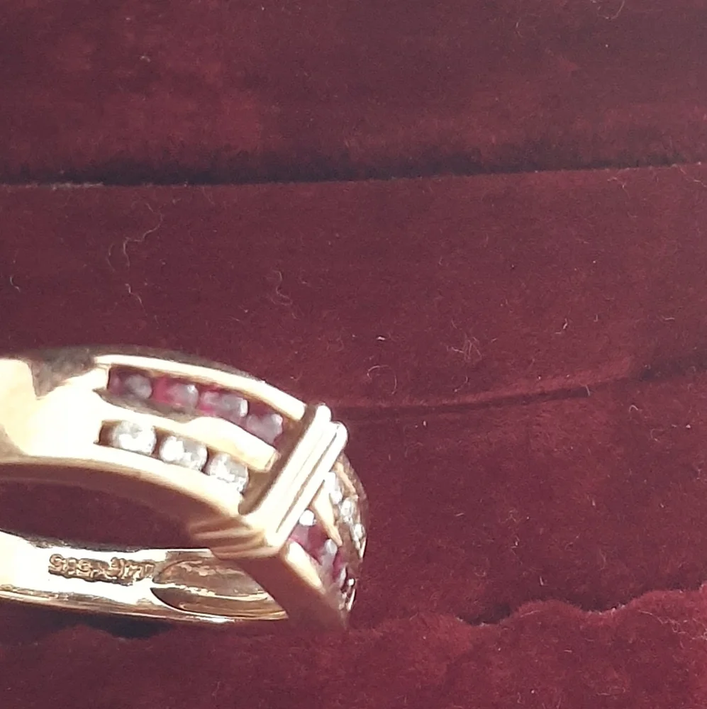14K YELLOW GOLD RUBY N DIAMOND RING